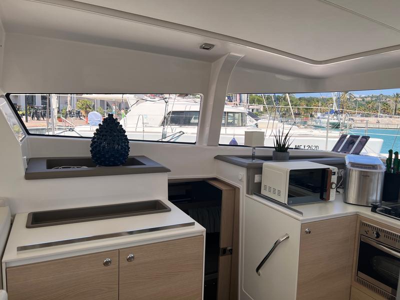 Book yachts online - catamaran - Bali 4.0 - Tesla - rent
