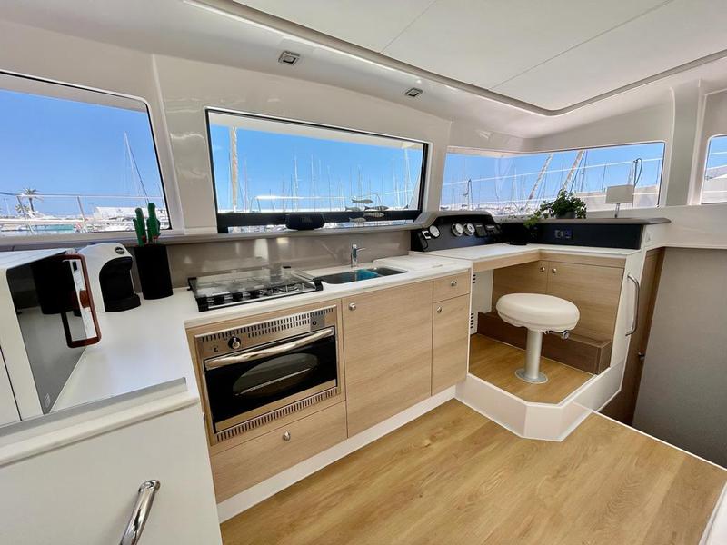 Book yachts online - catamaran - Bali 4.0 - Tesla - rent