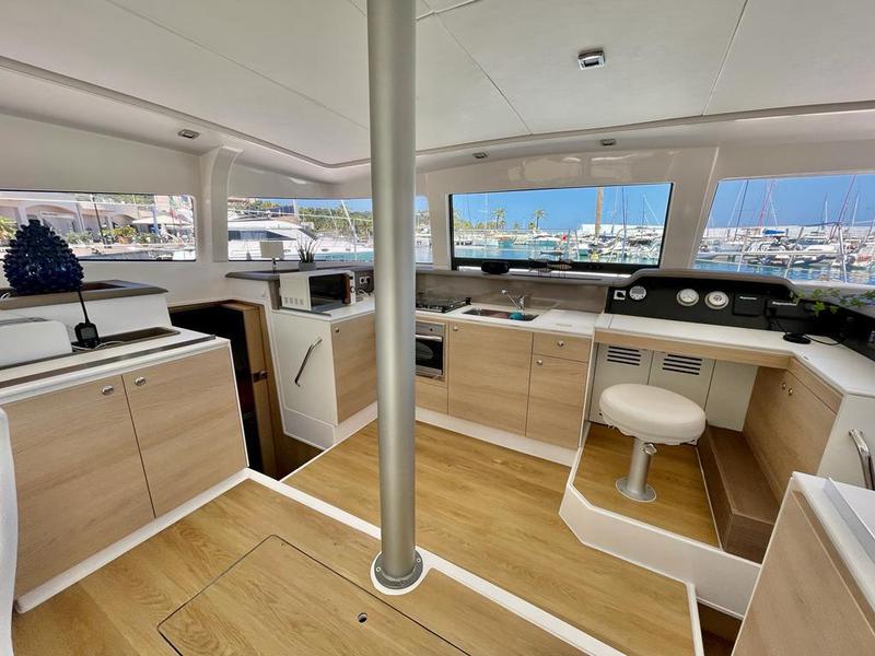 Book yachts online - catamaran - Bali 4.0 - Tesla - rent