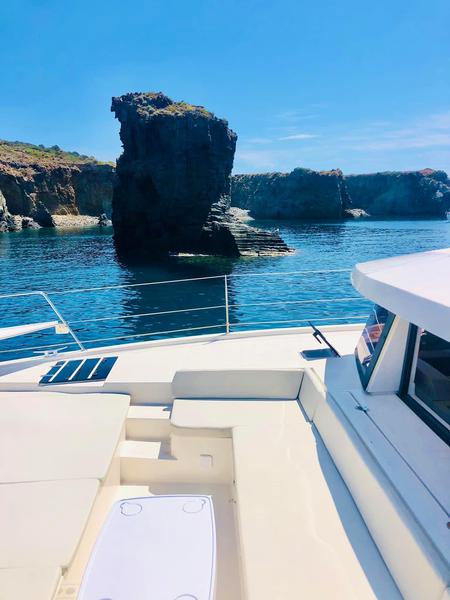 Book yachts online - catamaran - Bali 4.0 - Tesla - rent