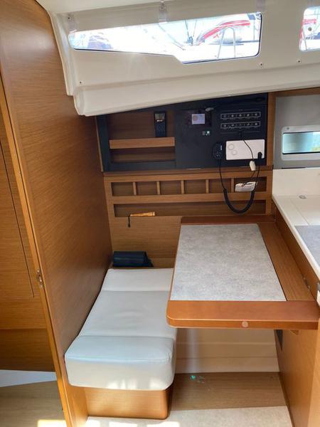 Book yachts online - sailboat - Sun Odyssey 440 - Almanzor - rent