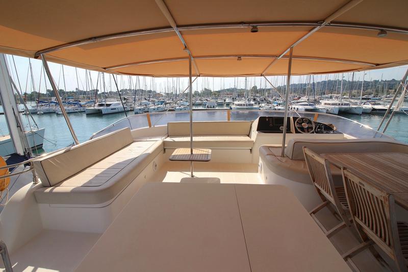 Book yachts online - powercatamaran - Queensland 55 - ACTIUM IV - rent