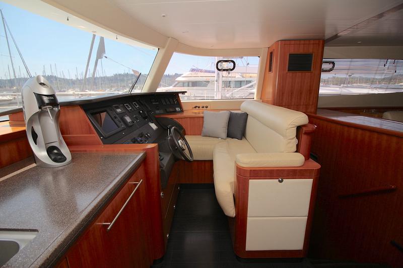Book yachts online - powercatamaran - Queensland 55 - ACTIUM IV - rent