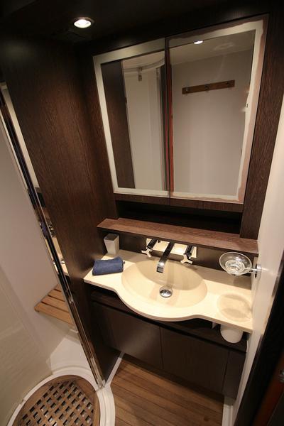 Book yachts online - powercatamaran - Queensland 55 - ACTIUM IV - rent