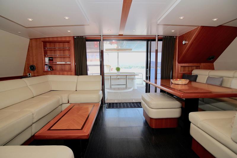 Book yachts online - powercatamaran - Queensland 55 - ACTIUM IV - rent