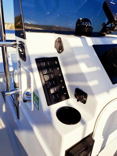 Book yachts online - motorboat - Prestige Ranger 600 - Niky - rent