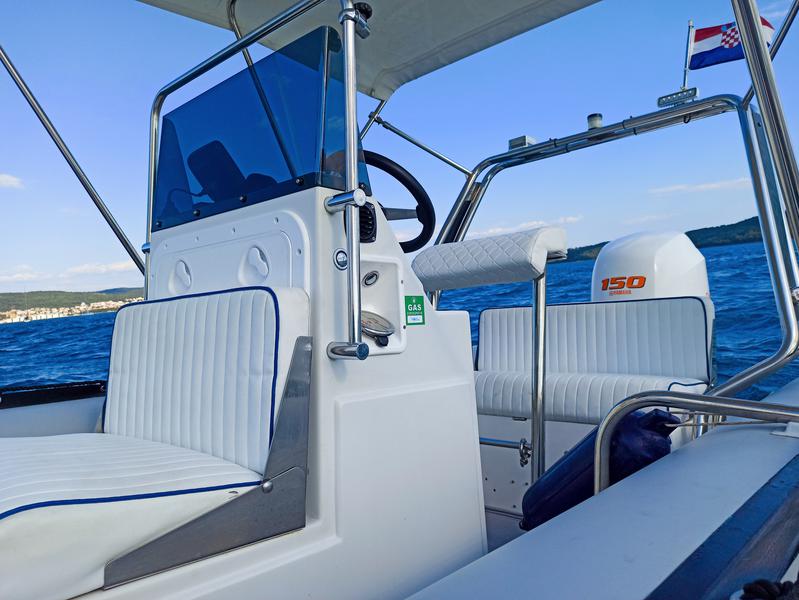 Book yachts online - motorboat - Prestige Ranger 600 - Niky - rent