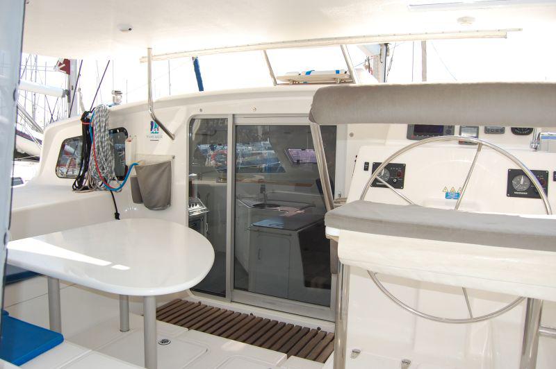Book yachts online - catamaran - Voyage 440 - Alboran Ron Punch (Majorca) - rent