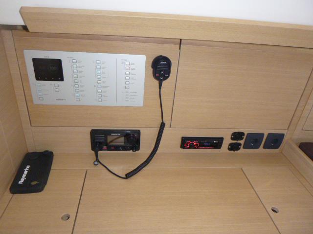 Book yachts online - sailboat - Elan Impression 45 - ZEBA - rent