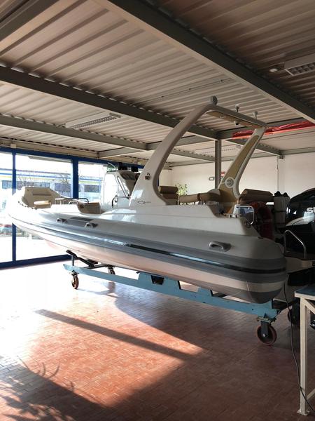 Book yachts online - motorboat - Lord 26 - Ubaldo - rent