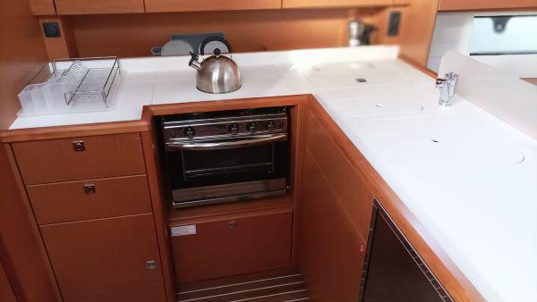 Book yachts online - sailboat - Bavaria C45 - LEGO - rent