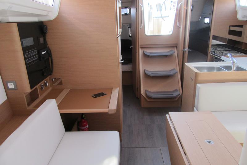 Book yachts online - sailboat - Sun Odyssey 380 - Euforica - rent