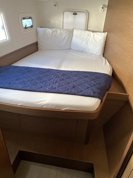 Book yachts online - catamaran - Lagoon 42 - Felis (Inverter, WM) - rent