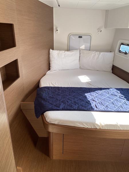 Book yachts online - catamaran - Lagoon 42 - Felis (Inverter, WM) - rent