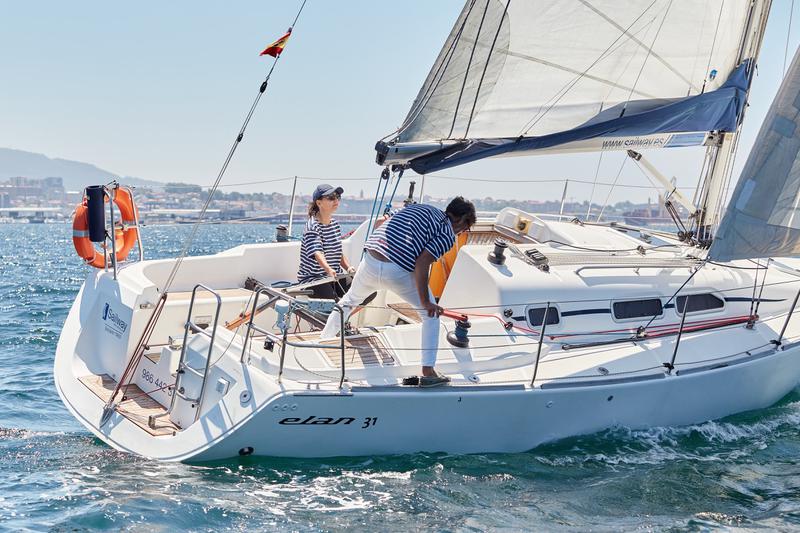 Book yachts online - sailboat - Elan 31 Performance - Sailway Tres - rent