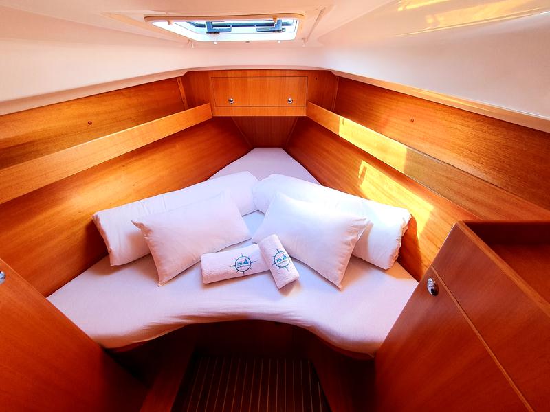 Book yachts online - sailboat - Elan 344 Impression - Vita I - rent