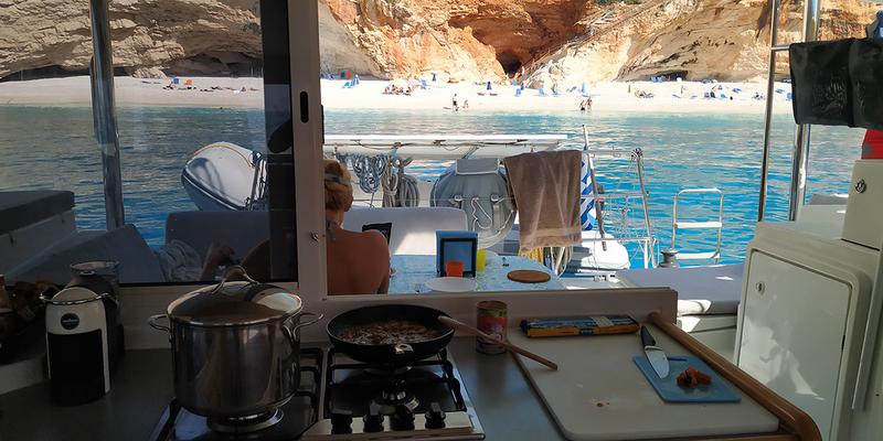 Book yachts online - catamaran - Lagoon 400 - Tortuga - rent