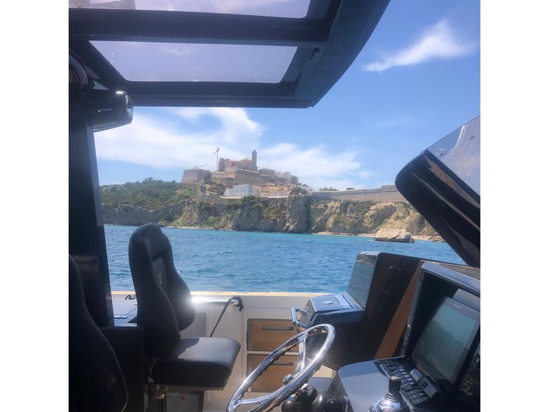 Book yachts online - motorboat - Fjord 40 Open - Bullit Per Day - rent