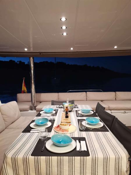Book yachts online - catamaran - Lagoon 560 S2 FULL EQUIPE LUXE - Islas Luxe - rent