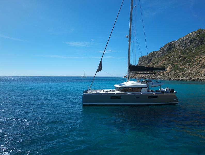 Book yachts online - catamaran - Lagoon 52F - GOA 10 - rent