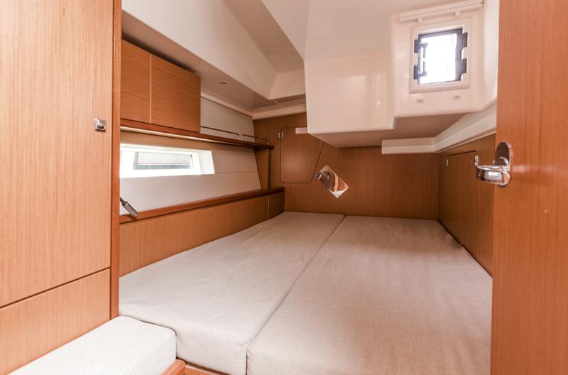 Book yachts online - sailboat - Bavaria C45 Style - Midas - rent