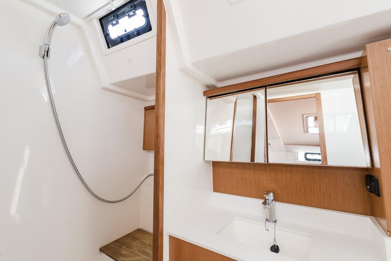 Book yachts online - sailboat - Bavaria C45 Style - Midas - rent