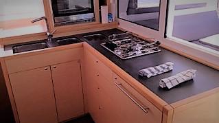 Book yachts online - catamaran - Lagoon 400 S2 - NAILAH - rent