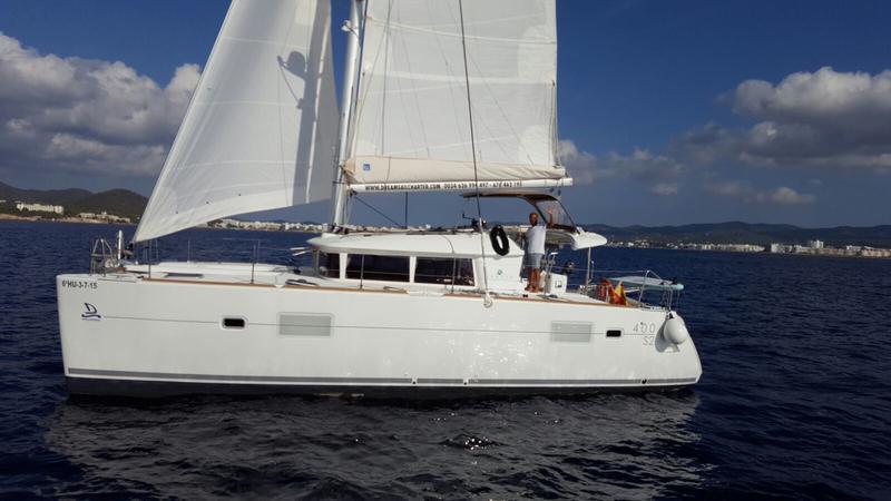 Book yachts online - catamaran - Lagoon 400 S2 - NAILAH - rent