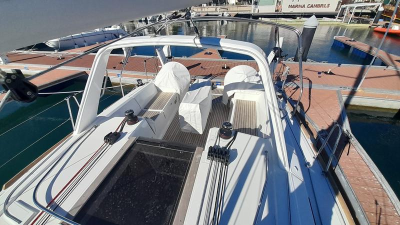 Book yachts online - sailboat - Oceanis 38.1 - TRITON - rent
