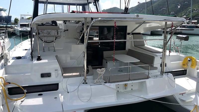 Book yachts online - catamaran - Sunsail Lagoon 424 - Sunsail Lagoon 424 (2019) - rent