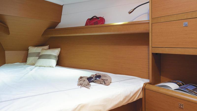 Book yachts online - sailboat - Sunsail 38 - Sunsail 38 (2020) - rent