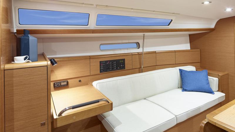 Book yachts online - sailboat - Sunsail 38 - Sunsail 38 (2017) - rent