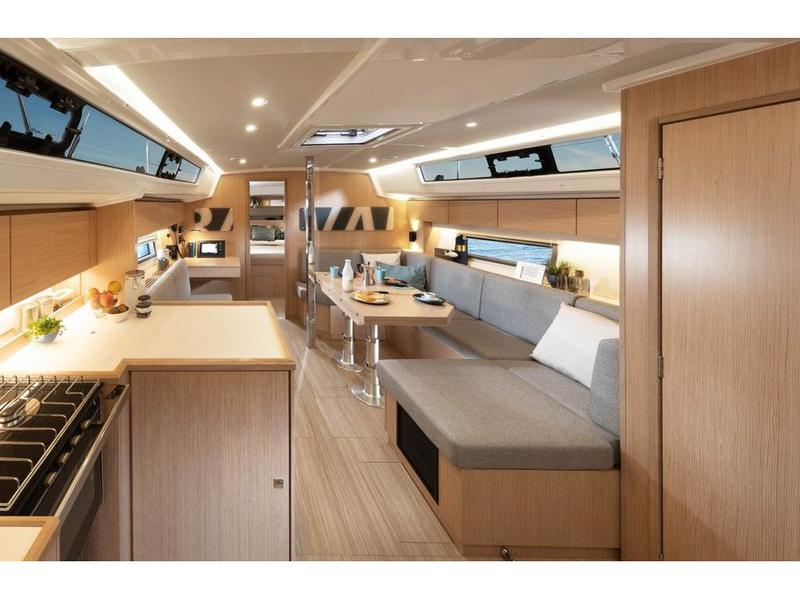 Book yachts online - sailboat - Bavaria C42 - Oktana (2023) - rent