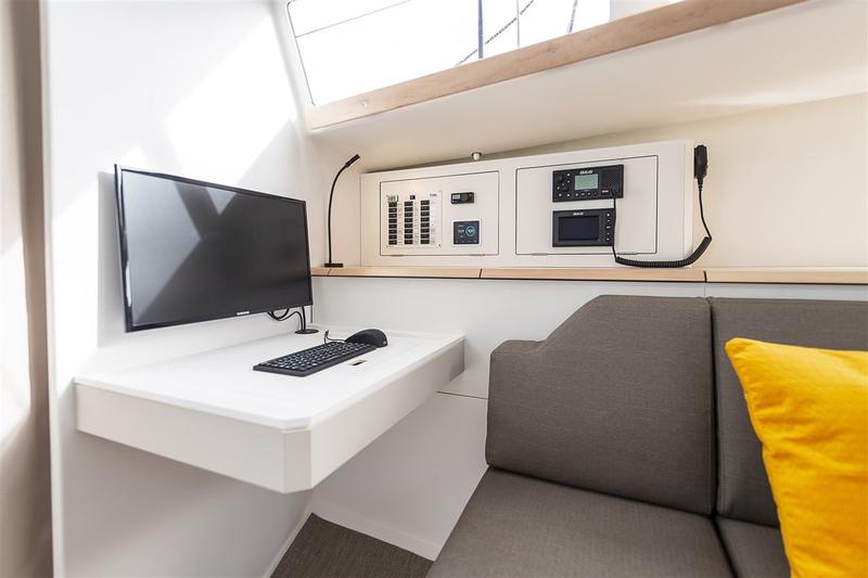 Book yachts online - sailboat - Pogo 44 - Spirit - rent