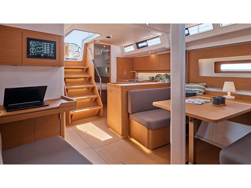 Book yachts online - sailboat - First 44 - no name - rent