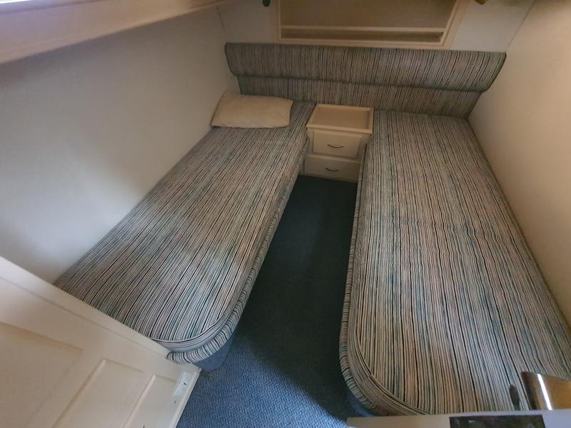 Book yachts online - motorboat - Squadron 50 - ZEN - rent