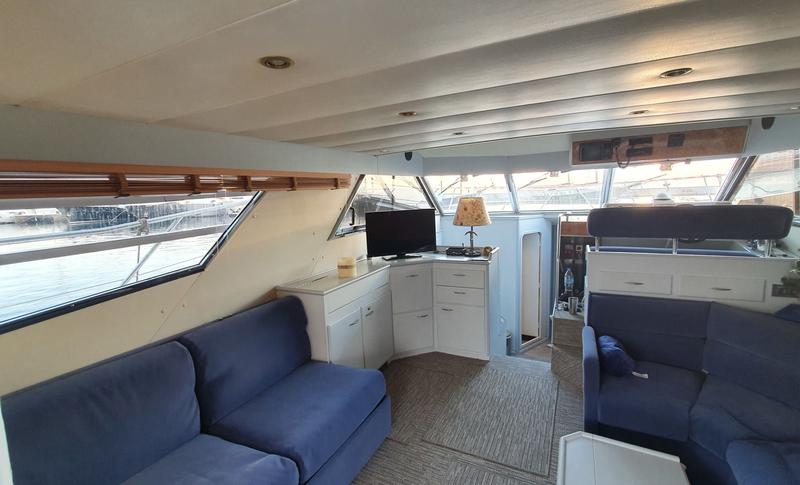 Book yachts online - motorboat - Squadron 50 - ZEN - rent