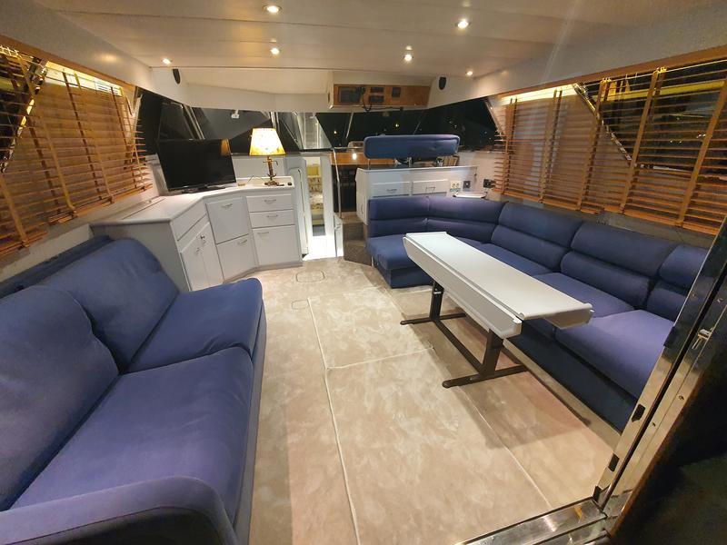 Book yachts online - motorboat - Squadron 50 - ZEN - rent