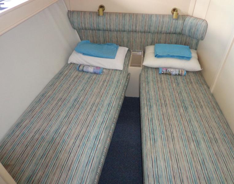 Book yachts online - motorboat - Squadron 50 - ZEN - rent