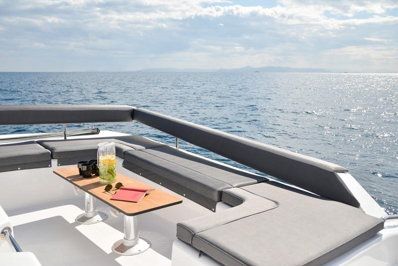 Book yachts online - catamaran - Dufour Catamaran 48 - Frida - rent