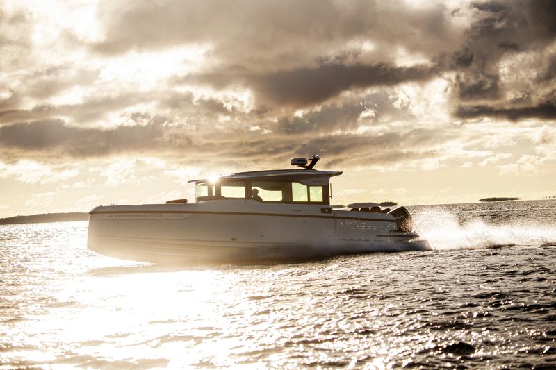 Book yachts online - motorboat - Saxdor 320 GTC - Navtia - rent