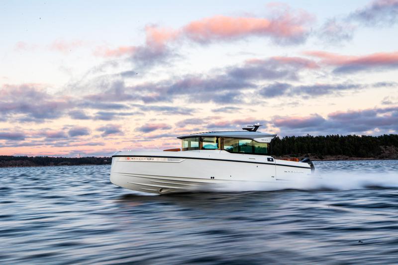 Book yachts online - motorboat - Saxdor 320 GTC - Navtia - rent