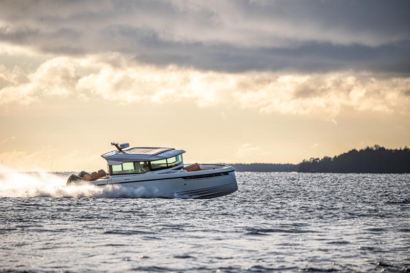 Book yachts online - motorboat - Saxdor 320 GTC - Navtia - rent