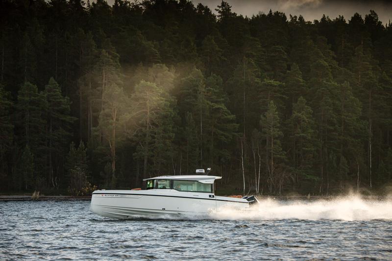 Book yachts online - motorboat - Saxdor 320 GTC - Navtia - rent