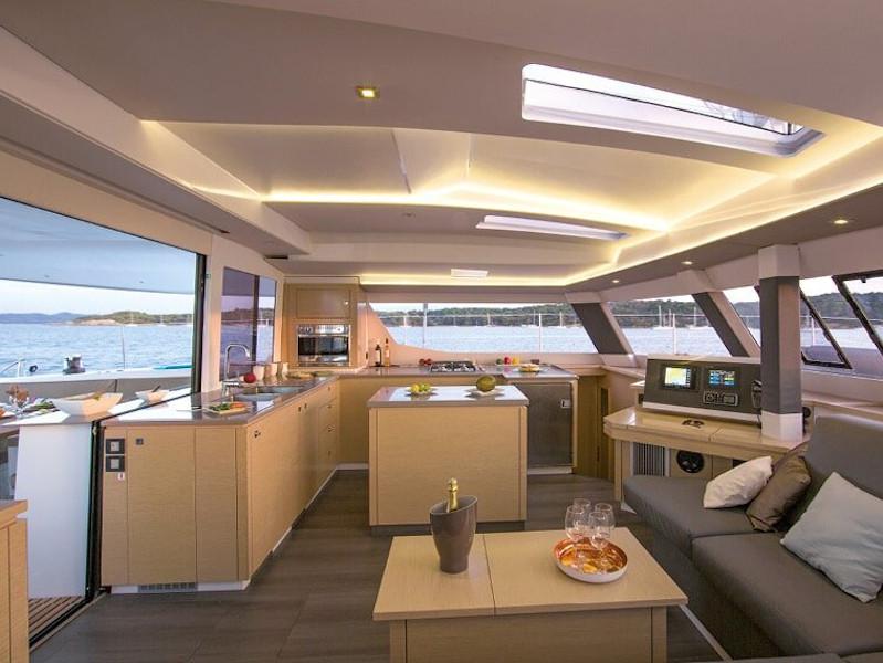 Book yachts online - catamaran - Fountaine pajot 50 - MARTINEA - rent