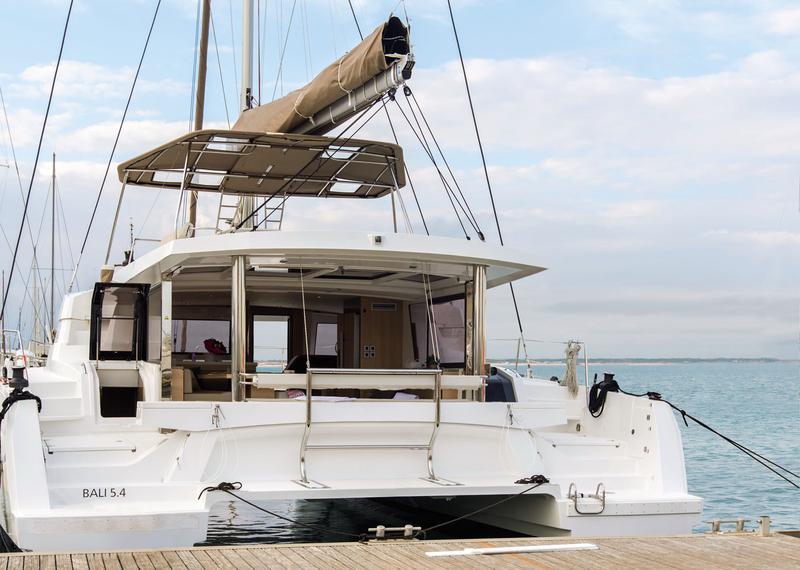 Book yachts online - catamaran - Bali 5.4 4 cab - 2 OCEANS - rent