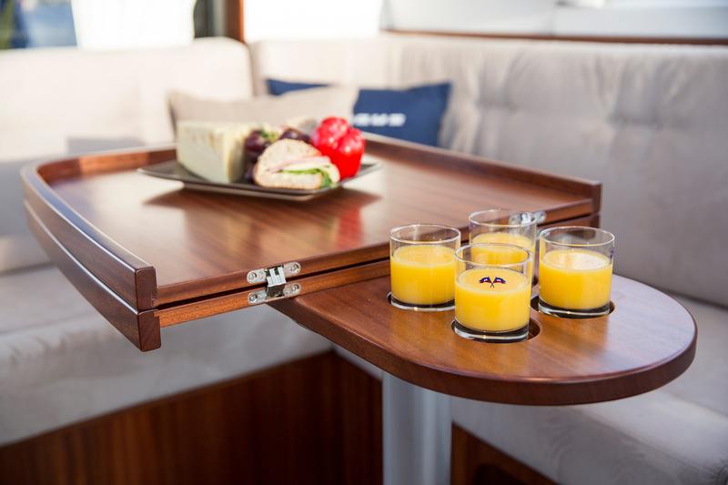 Book yachts online - motorboat - Nimbus 405 Flybridge - NN - rent