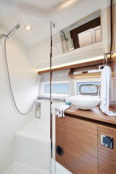 Book yachts online - motorboat - Jeanneau NC 37 - Mimi' - rent