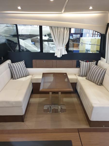 Book yachts online - motorboat - Jeanneau NC 14 - Italia I - rent