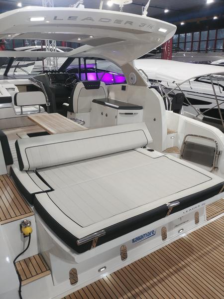 Book yachts online - motorboat - Leader 36 - Partenope - rent